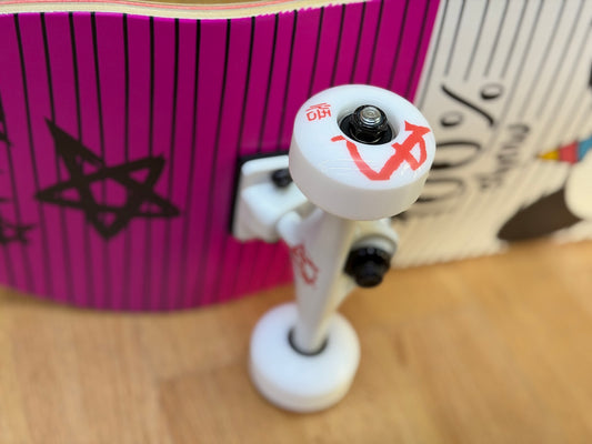 Patineta Awaken Pro Skate Show in Panda