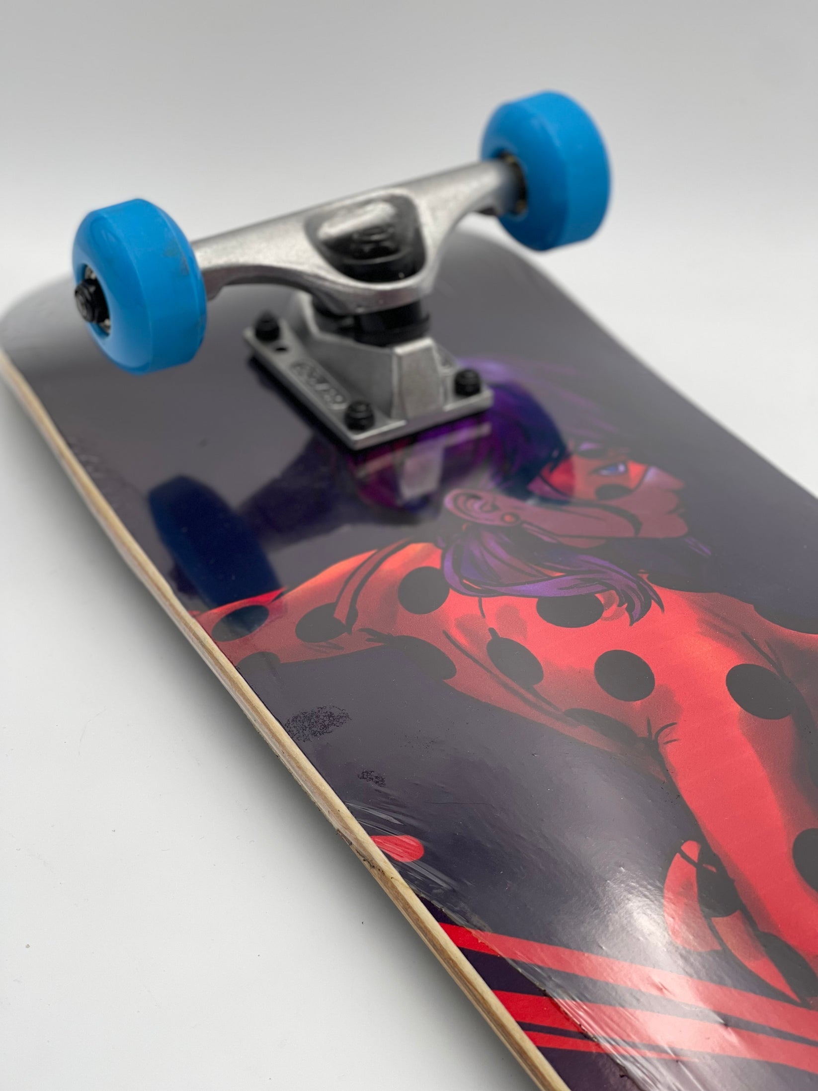Skateboard classique en bois pour enfant – Grenouilles à Roulettes – Coco Village Skateboard classique en bois pour enfant – Grenouilles à Roulettes – Coco Village